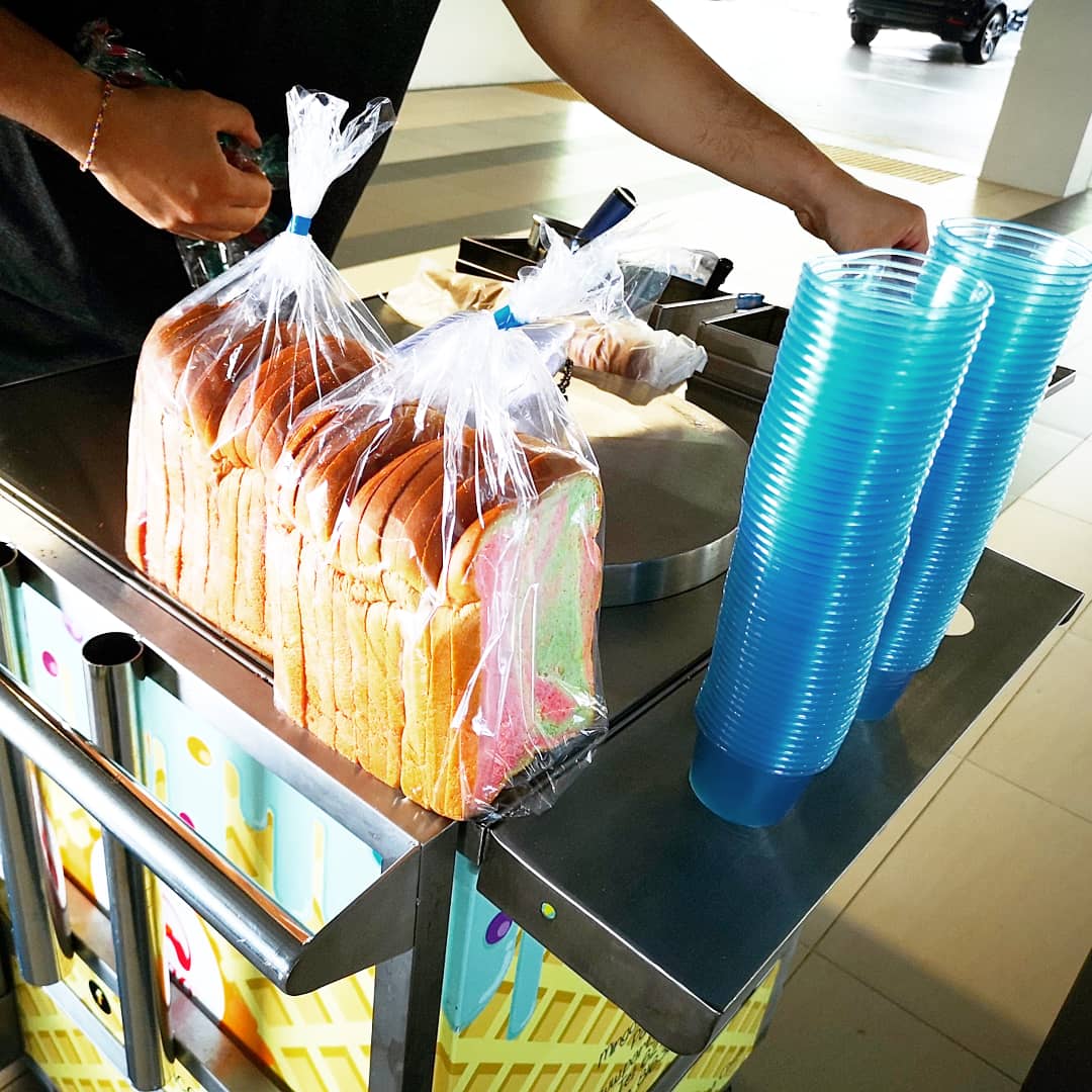 Traditional Ice Cream Cart Live Station
